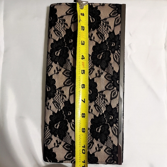 Elegant Black Lace Clutch - Picture 5 of 5